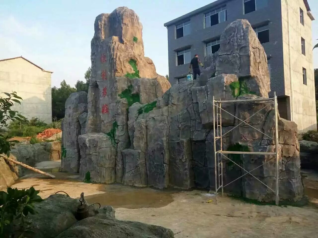 阜陽(yáng)假山假樹(shù)制作阜陽(yáng)假山假樹(shù)工程造景