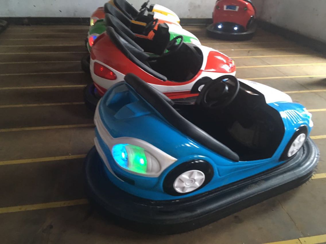 廠家熱銷雙人碰碰車