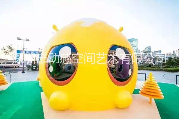 設(shè)計(jì)定制廣場(chǎng)美陳圣誕節(jié)裝飾雕塑  商業(yè)美陳玻影視道具展示雕塑  圣誕樹(shù)
