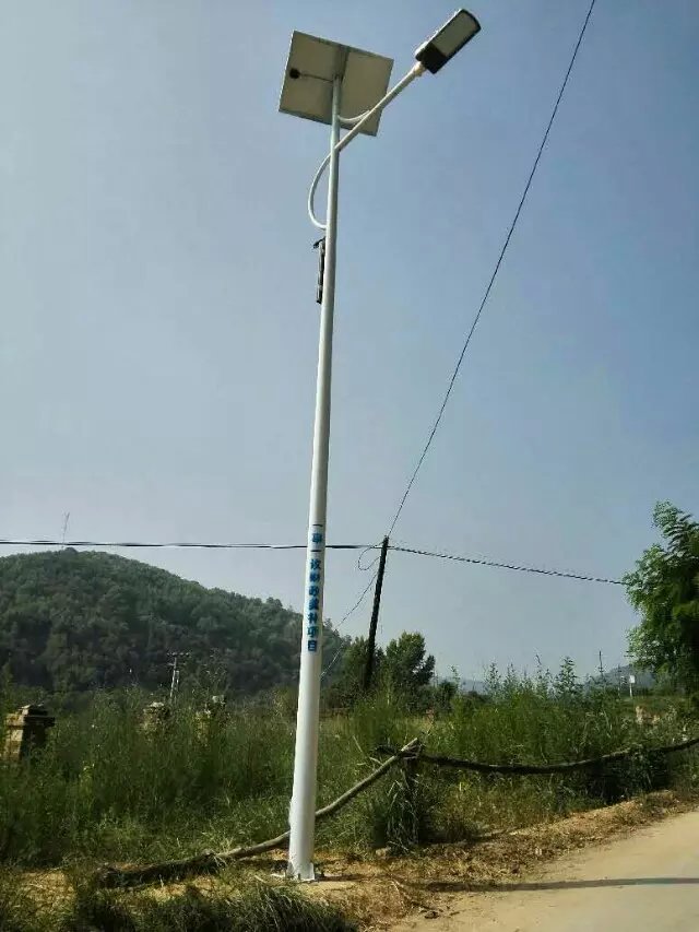 海南太陽(yáng)能路燈/ 海南太陽(yáng)能路燈價(jià)格/ 海南太陽(yáng)能路燈廠(chǎng)家