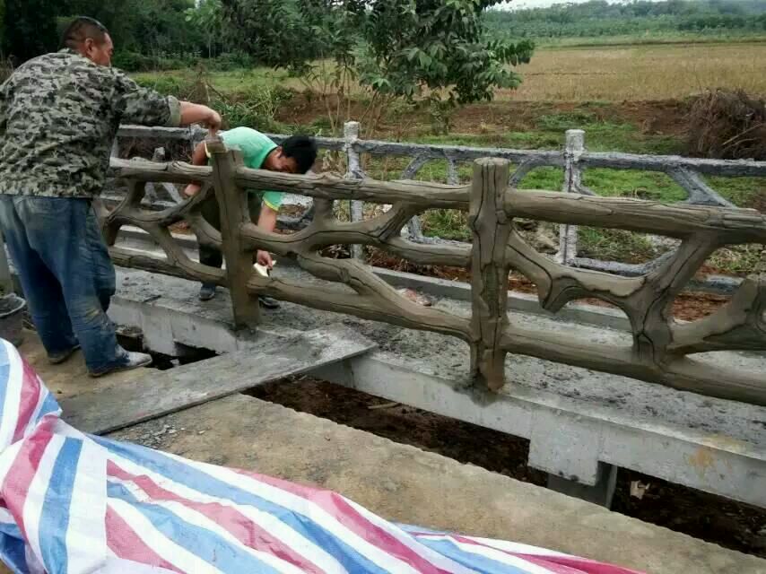 欄桿制作 水泥欄桿制作 仿木欄桿制作 景區(qū)欄桿制作 河道欄桿制作
