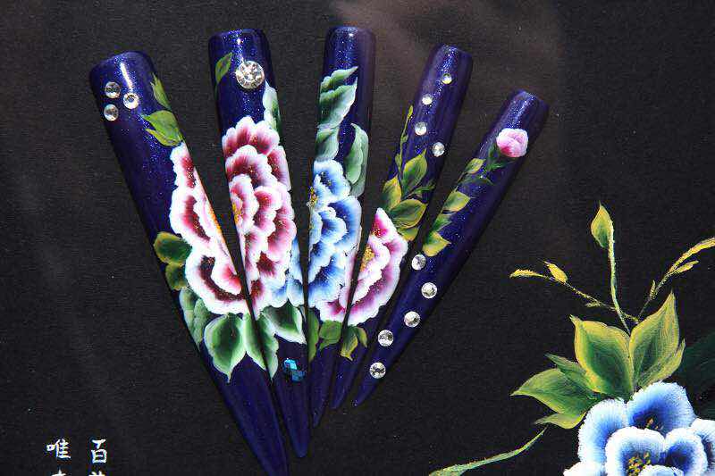 青島開發(fā)區(qū)維納斯學(xué)美甲便宜