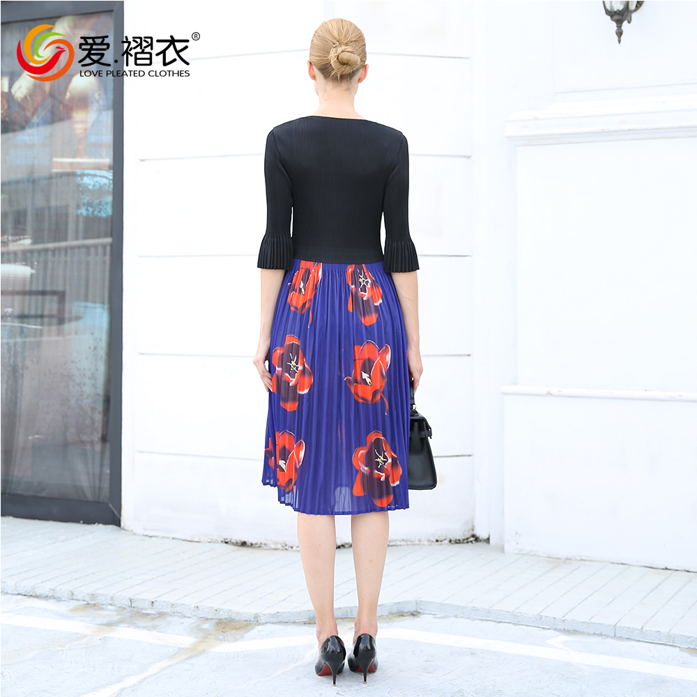 愛(ài)褶衣新款女裝批發(fā)   三宅褶皺服裝拼接印花時(shí)尚百褶連衣裙