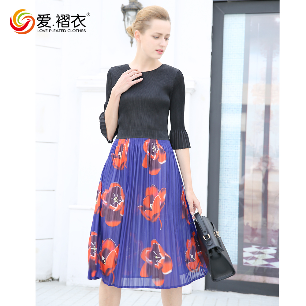 愛(ài)褶衣新款女裝批發(fā)   三宅褶皺服裝拼接印花時(shí)尚百褶連衣裙