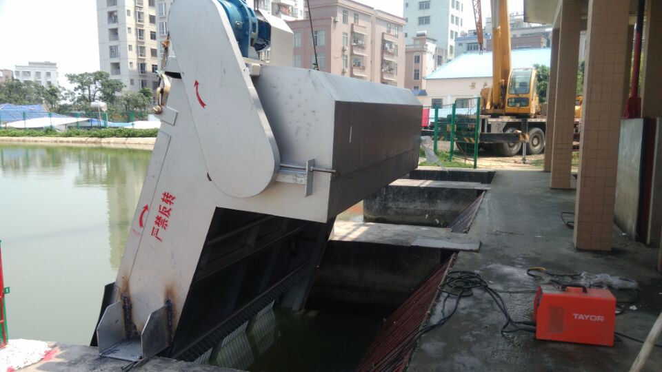 不銹鋼格柵機(jī) 普蕾特環(huán)保格柵機(jī)不銹鋼格柵機(jī)污水過濾設(shè)備