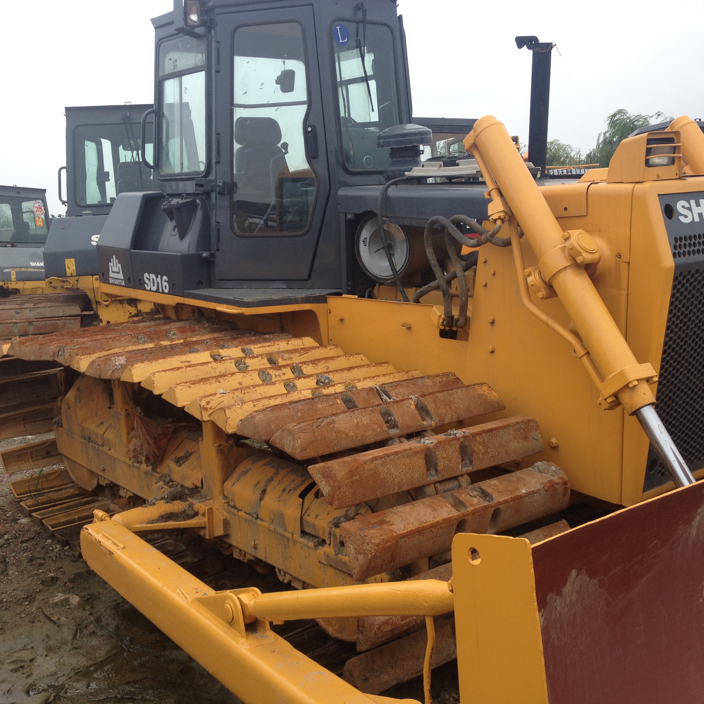 出售二手山推推土機(jī)，9成新濕地推