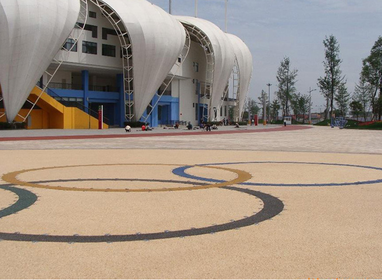 上海盼石新材料打造生態(tài)透水地面全國透水地面材料批發(fā) 全國透水地面工程包工包料