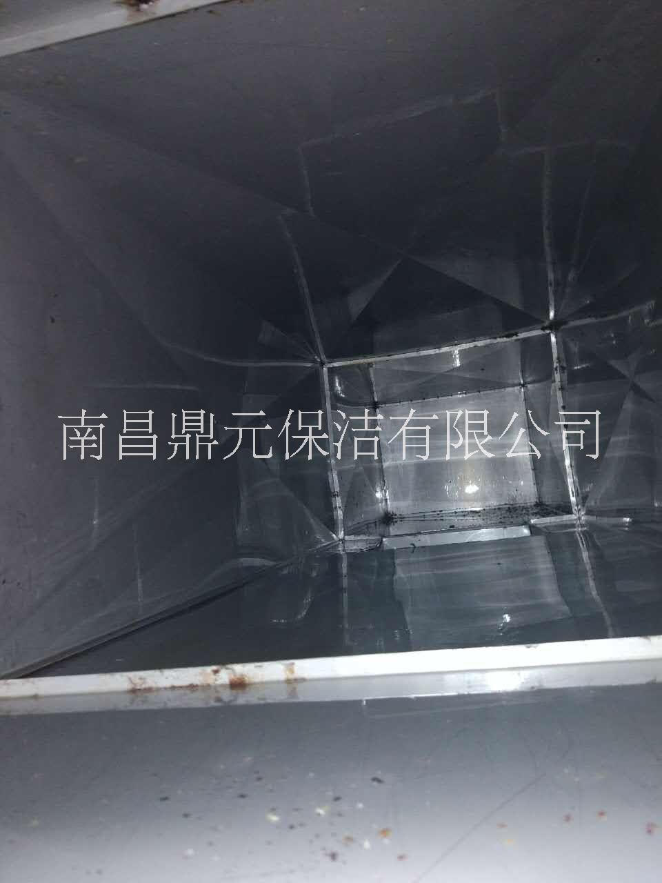 東鄉(xiāng)酒店食堂油煙管道風(fēng)機(jī)凈化器清洗公司報(bào)價(jià)