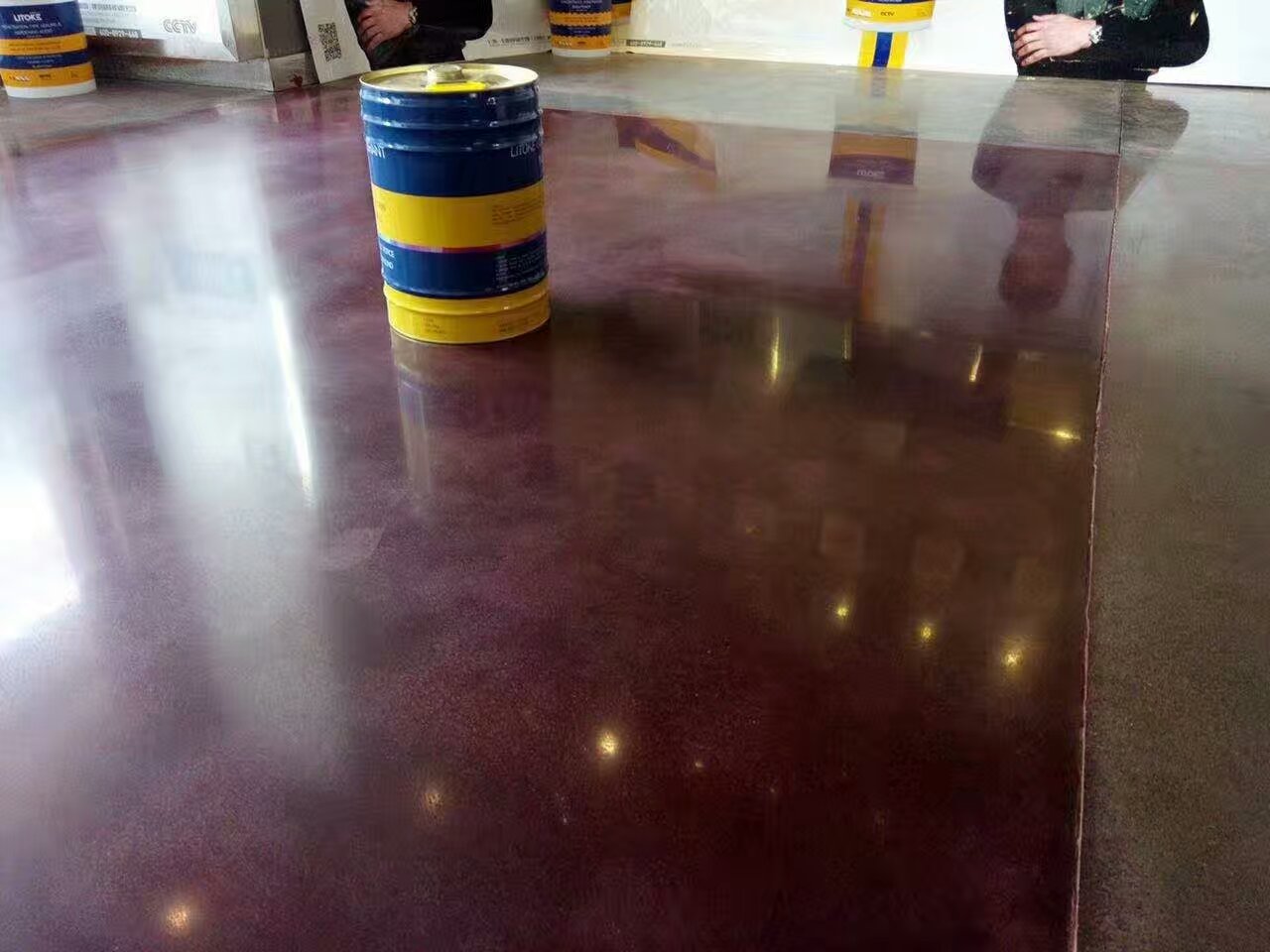混凝土染色劑  染色劑地坪廠家  染色寄材料哪家更好