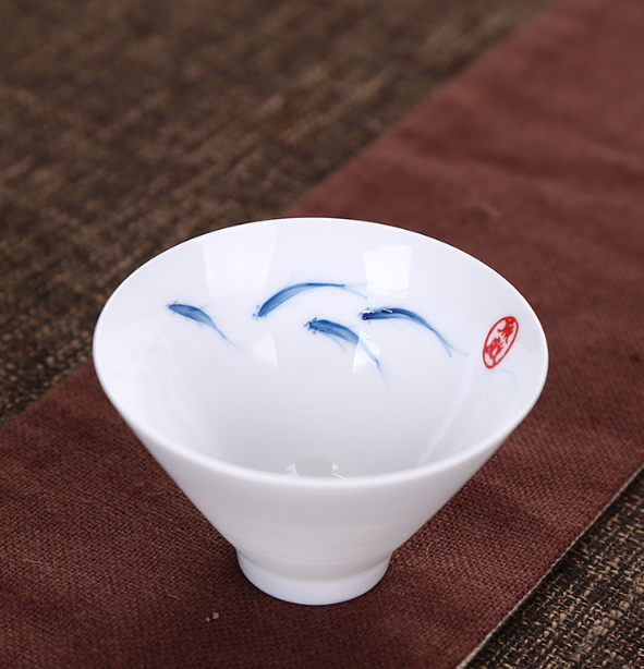 青花瓷斗笠茶杯特色手繪鯉魚品茗杯