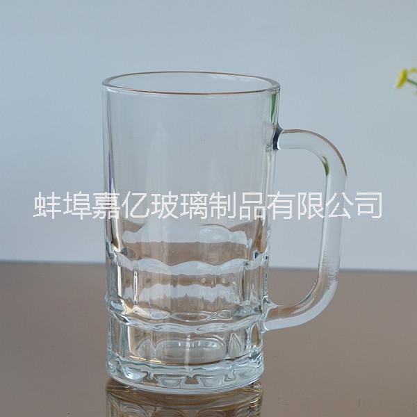 貼花便宜的玻璃啤酒把杯
