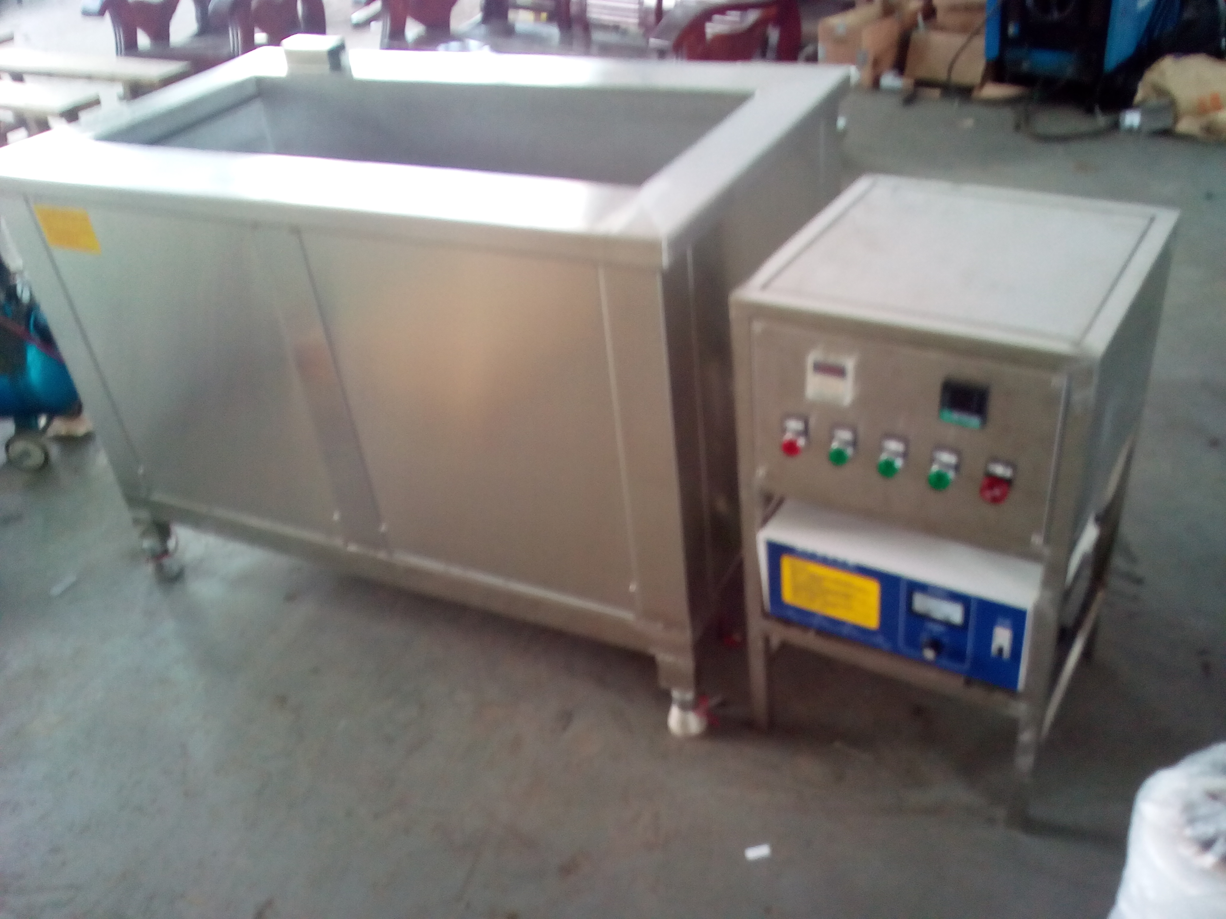 單槽超聲波清洗機 供應(yīng)超聲波清洗機超聲波清洗設(shè)備線路板清洗機 廠家直銷超聲波清洗機 銷超聲波清洗機供應(yīng)商