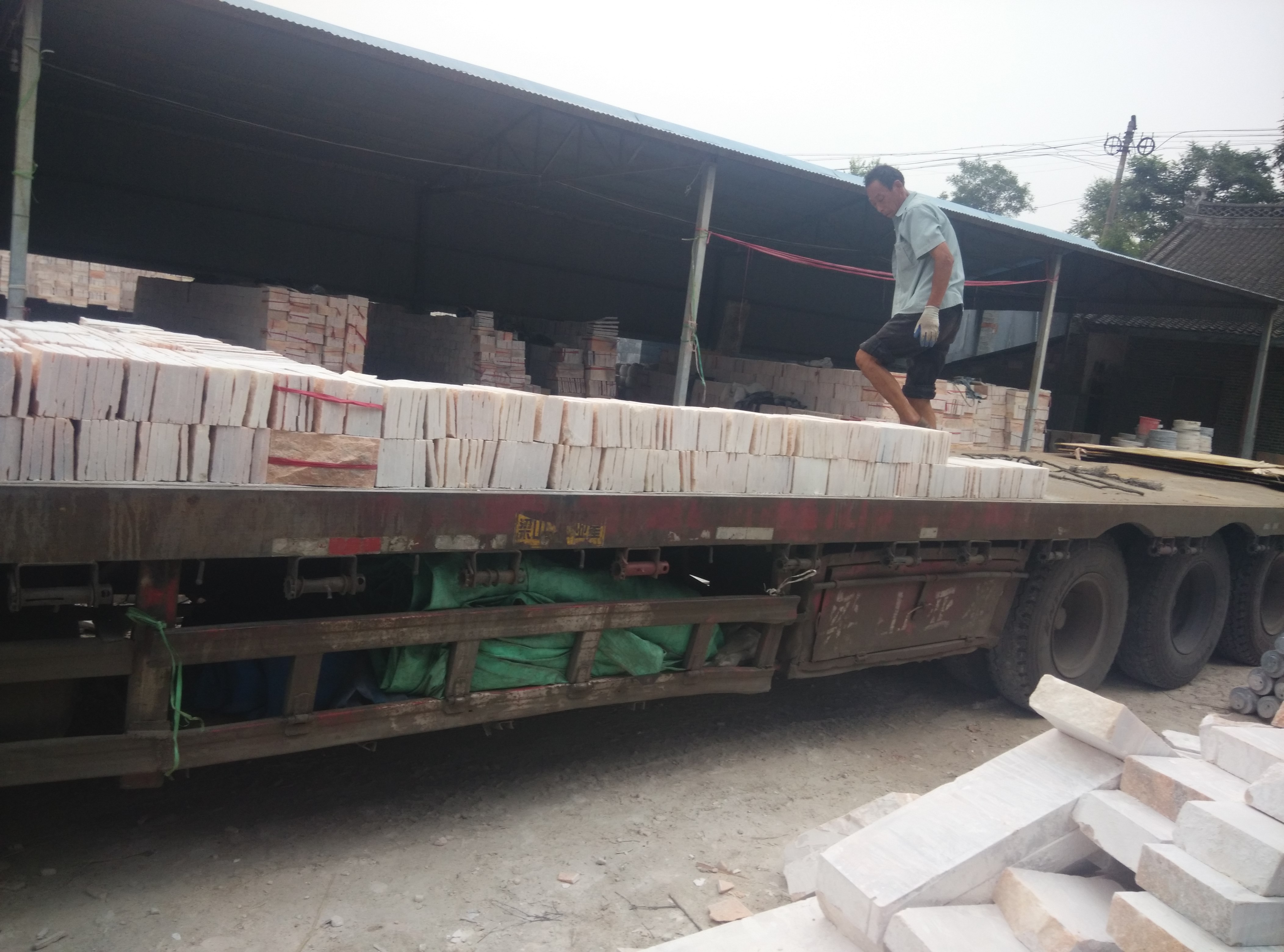 供應(yīng)天然蘑菇石  雜色蘑菇磚