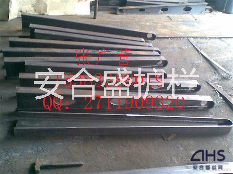 護(hù)欄立柱|護(hù)欄立柱多少錢(qián)一米|護(hù)欄立柱價(jià)格查詢