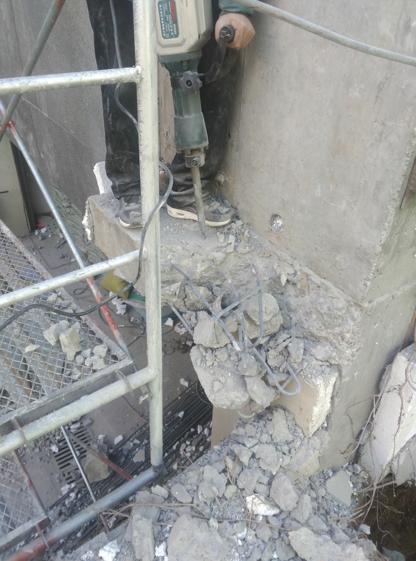 北京混泥土切割拆除價格 混泥土切割拆除電話 混泥土切割拆除哪里有