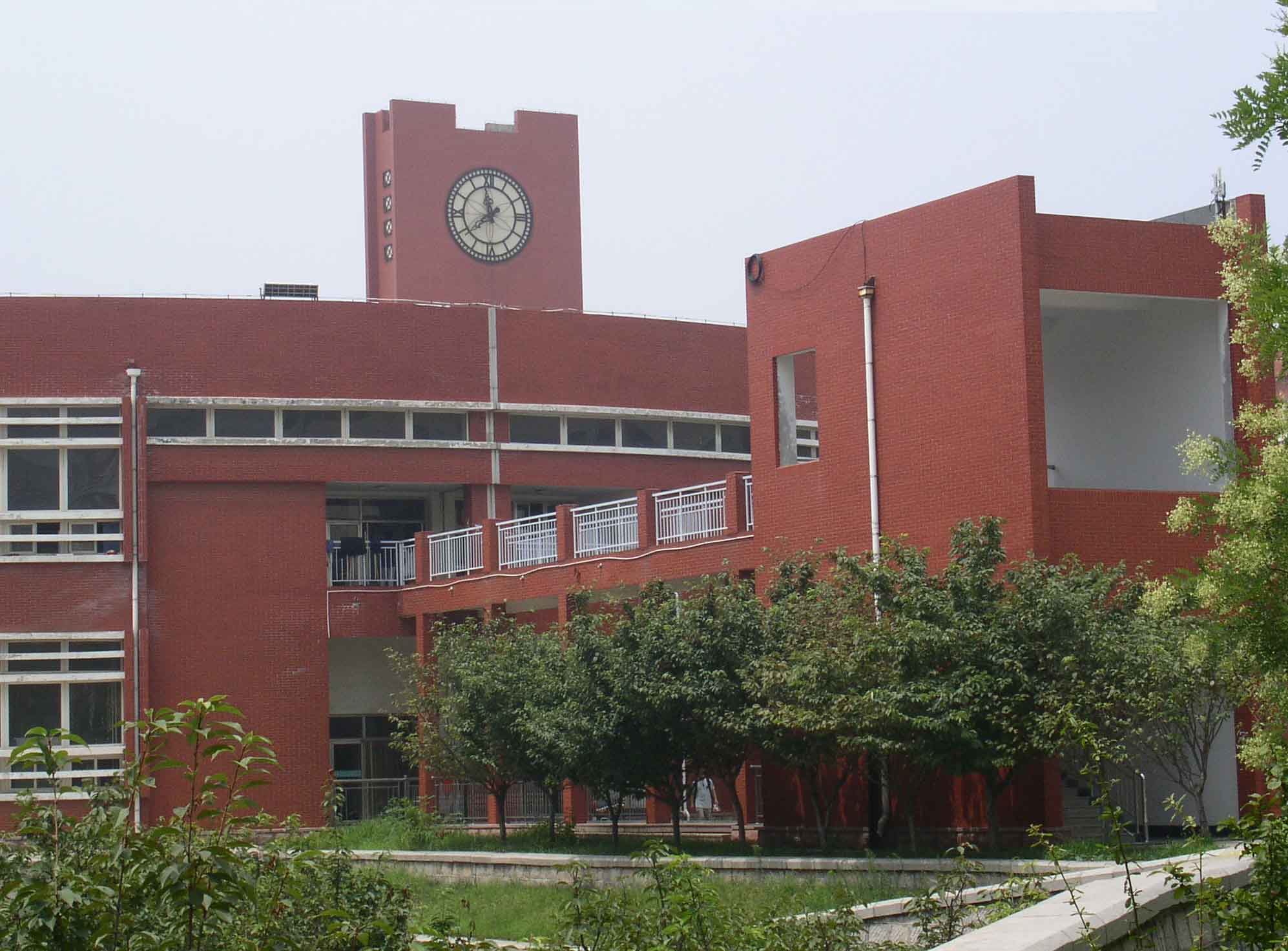 廠家供應定制康巴絲牌室外建筑塔鐘 山東康巴絲