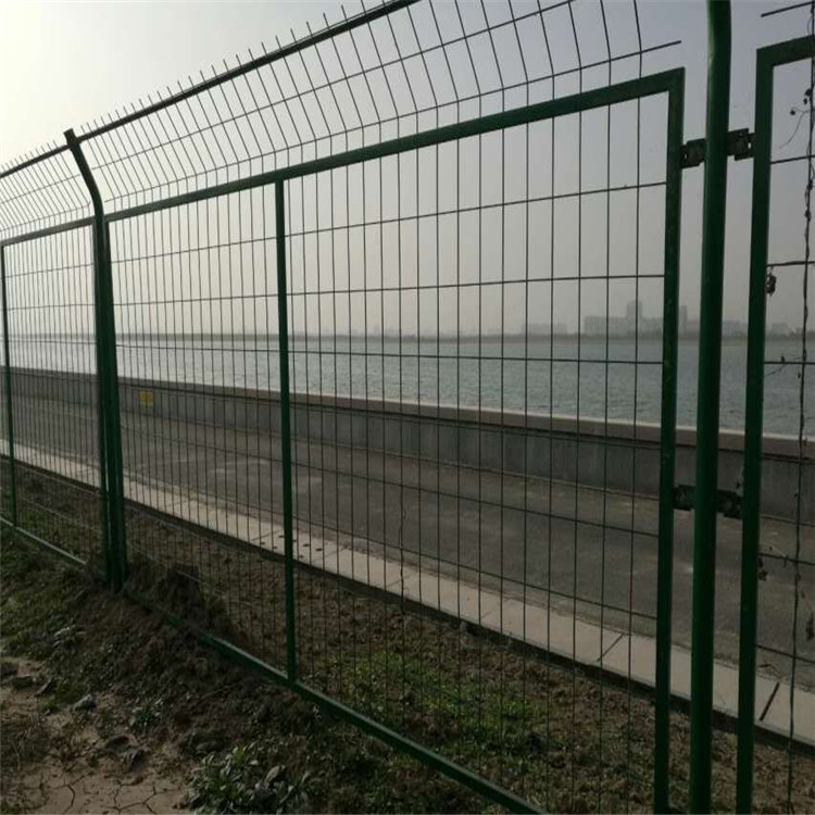 水庫(kù)區(qū)飲用水源隔離防護(hù)網(wǎng)廠家定做