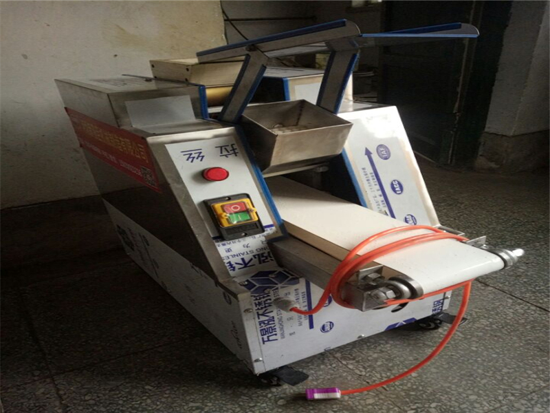 餃子皮機(jī) 小型搟餃子皮機(jī)械 /手工餃子皮生產(chǎn)設(shè)備