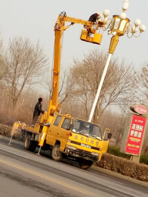 車載折臂式高空作業(yè)平臺 折臂式高空作業(yè)平臺價格 供應折臂式高空作業(yè)平臺 折臂式高空作業(yè)平臺廠家