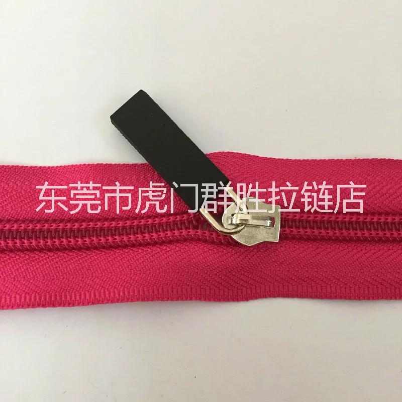 專業(yè)生產(chǎn) PVC拉片 軟膠拉片拉鏈頭 pvc拉鏈頭 環(huán)保材料  PVC注塑膠片