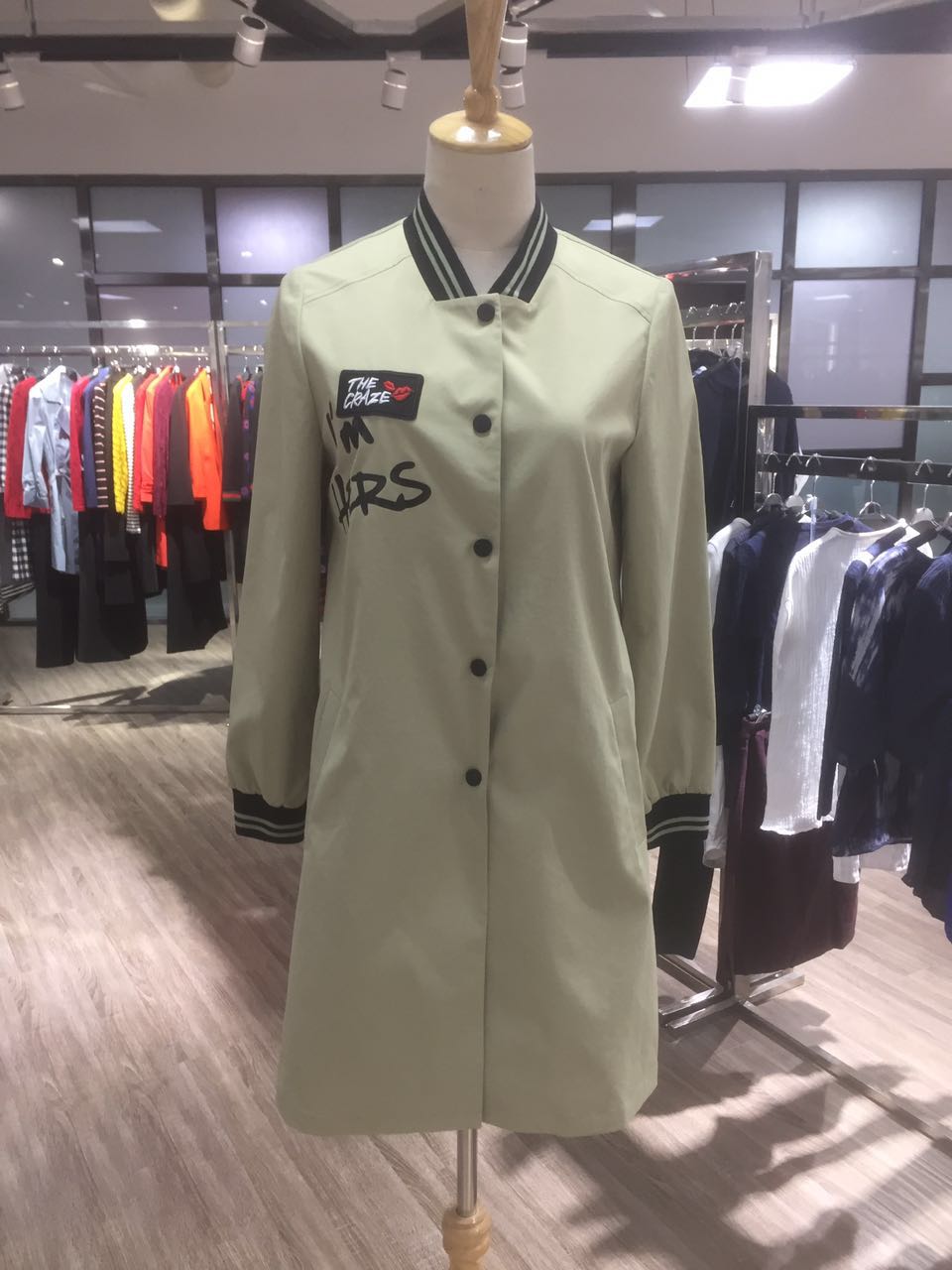 妃萱 漢派大碼女裝17年春品牌女裝折扣批發(fā)北京惠品