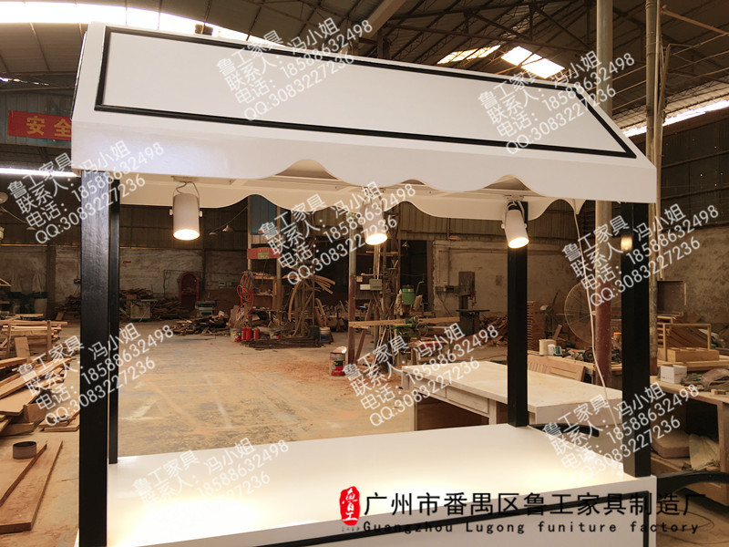 防腐木售貨車公園售賣亭木質(zhì)崗?fù)ひ?  title=