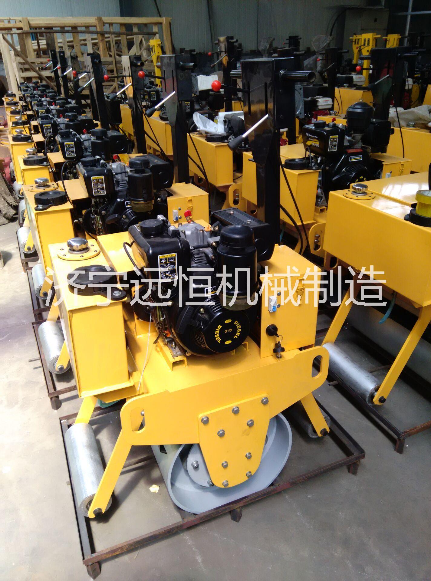 0.3-3.5噸小型振動式壓路機(jī)