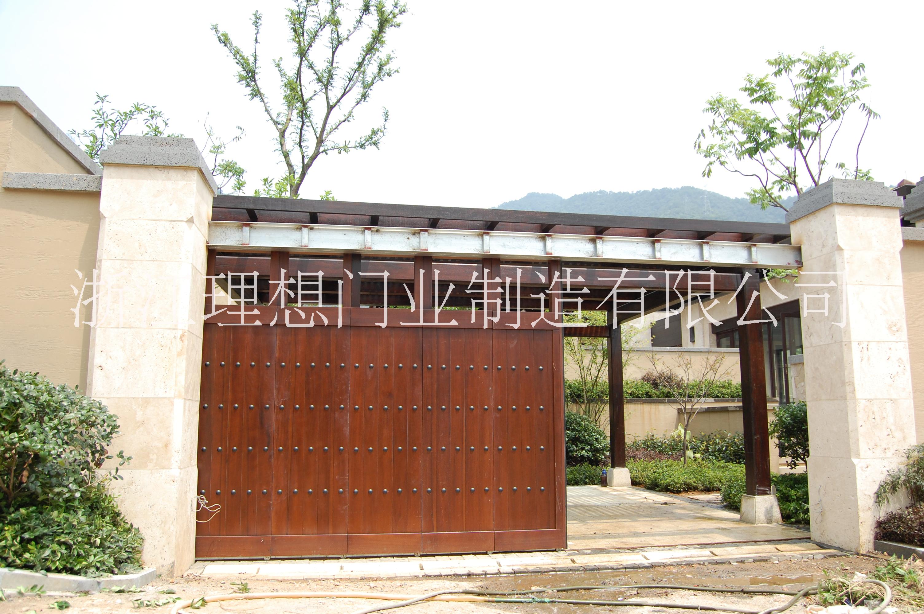 供應(yīng)實(shí)木車庫門別墅實(shí)木車庫門 實(shí)木車庫門別墅實(shí)木庭院平移門