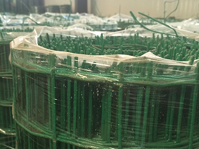 現(xiàn)貨供應(yīng)1.8M高PVC涂塑荷蘭網(wǎng)動物園景區(qū)圍欄公路臨時護(hù)欄網(wǎng)重慶篩網(wǎng)批發(fā)