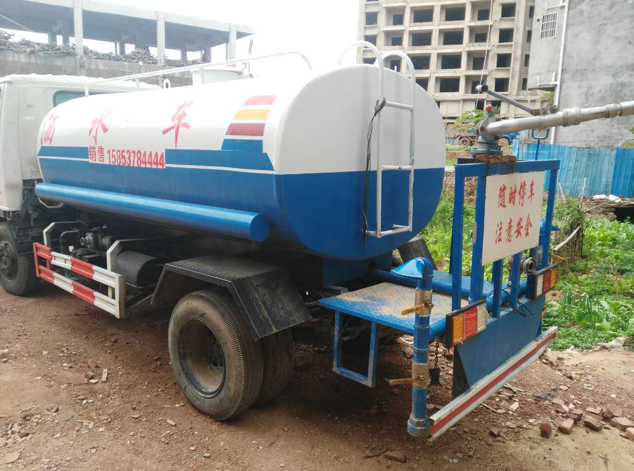 灑水車吸糞車