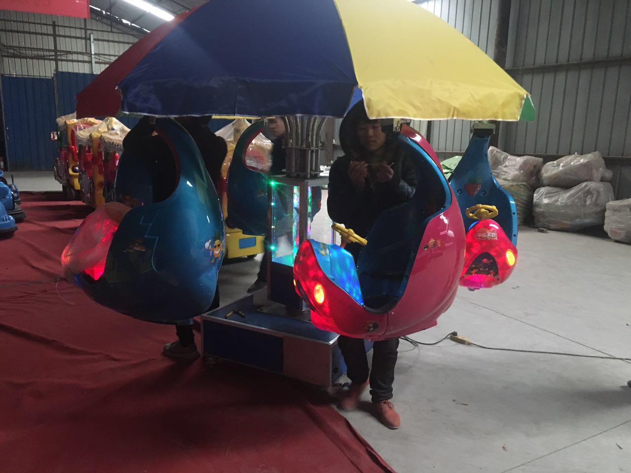 最款旋轉(zhuǎn)飛魚 六座旋轉(zhuǎn)飛魚