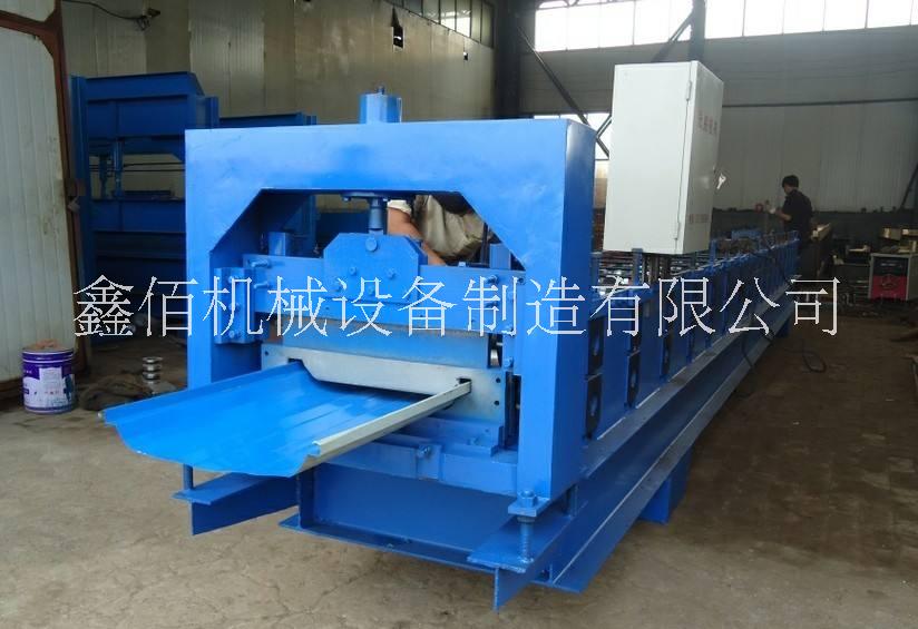 鑫佰470型角馳壓型設(shè)備  470型角馳壓瓦機(jī)