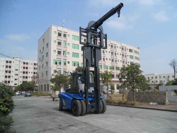 SOCMA 12噸三級門架叉車帶吊臂12噸重型叉車外貿(mào)出口12噸叉車