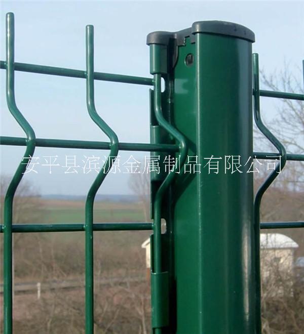 濱源折彎護(hù)欄網(wǎng) 濱源三角折彎護(hù)欄網(wǎng)