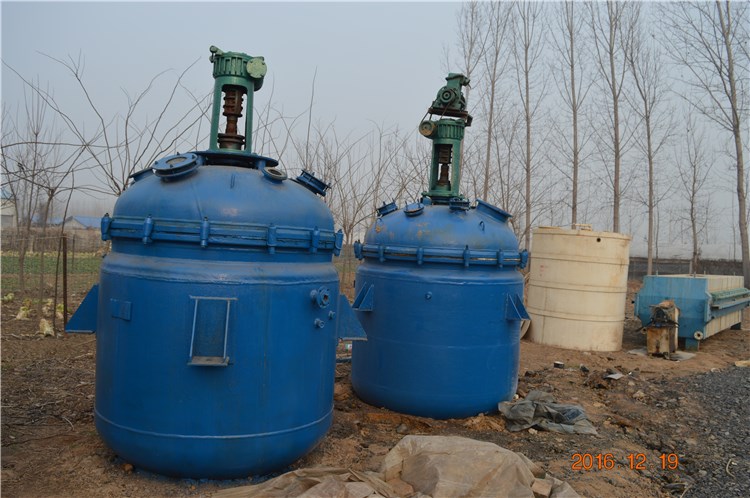 轉(zhuǎn)讓二手搪瓷反應(yīng)釜化工制藥原料結(jié)晶攪拌釜搪瓷反應(yīng)釜回收