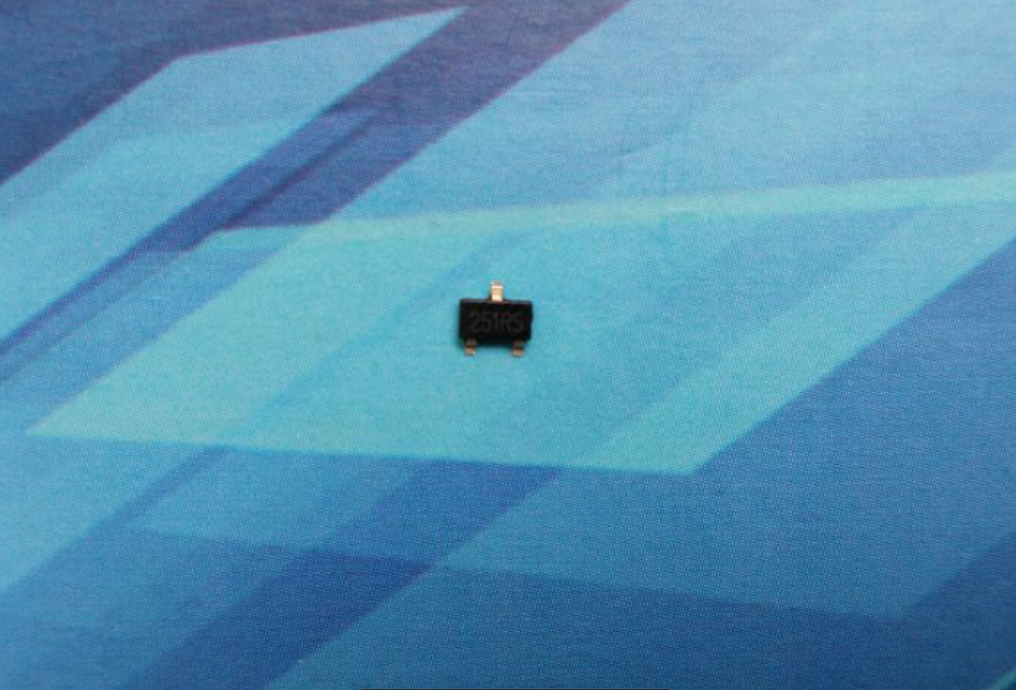 供應(yīng)低功耗霍爾開關(guān)、全極霍爾傳感器、貼片霍爾芯片DH251