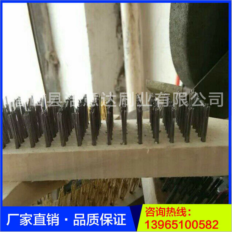 廠家批發(fā)鋼絲刷 木柄鋼絲刷 鍍銅鋼絲刷 寵物梳洗鍍銅絲