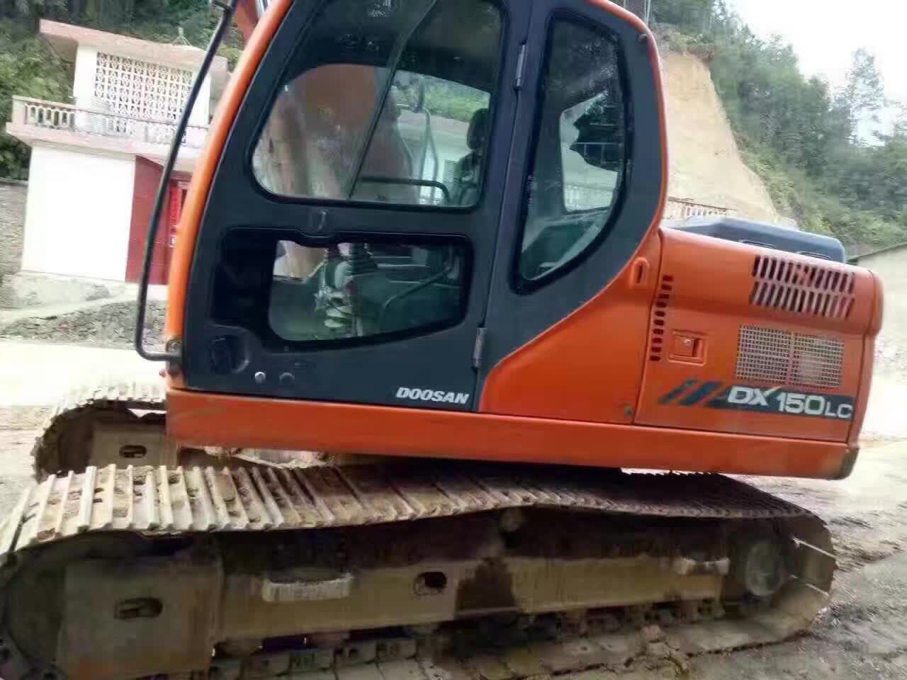 昆山功浩轉(zhuǎn)讓二手斗山150挖掘機(jī)