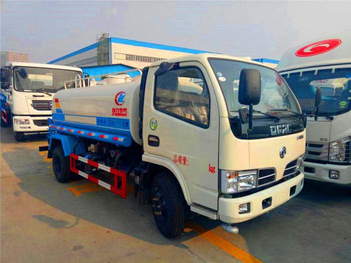 小區(qū)灑水車生產(chǎn)商