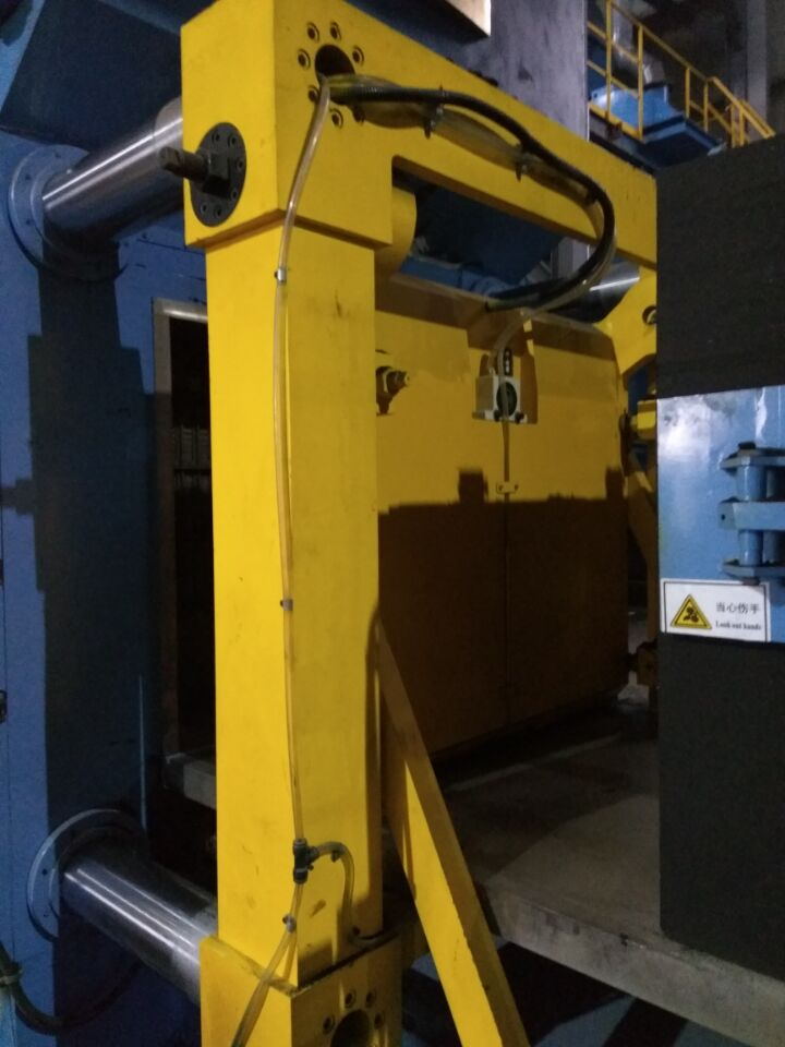 河北樹(shù)峰造型機(jī)圖片，金屬造型機(jī)廠家，鐵皮造型機(jī)價(jià)格