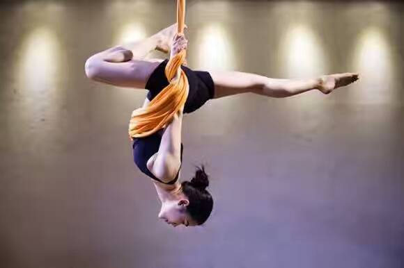 虎門港加盟2017年熱門加盟項(xiàng)目東莞瑜伽職業(yè)技能招商