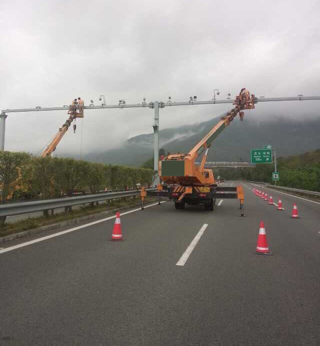 佛山高空車出租高空車租賃吊車出租升降車出租佛山高空車報價