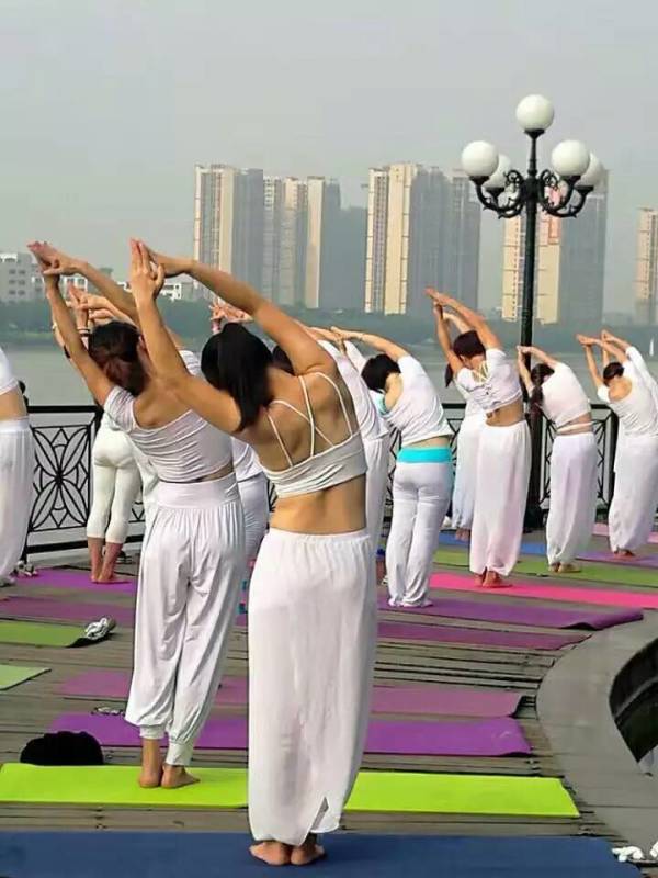 石排*舞蹈教練培訓(xùn)石龍舞蹈中心東莞舞蹈專(zhuān)業(yè)機(jī)構(gòu)