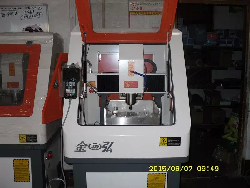 玉石雕刻機(jī) 翡翠雕刻機(jī) 工藝品雕刻機(jī)價(jià)格 玉石數(shù)控雕刻機(jī)