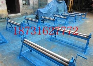 輕巧實用鐵皮卷板機