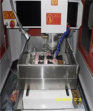 玉石雕刻機(jī) 翡翠雕刻機(jī) 工藝品雕刻機(jī)價(jià)格 玉石數(shù)控雕刻機(jī)