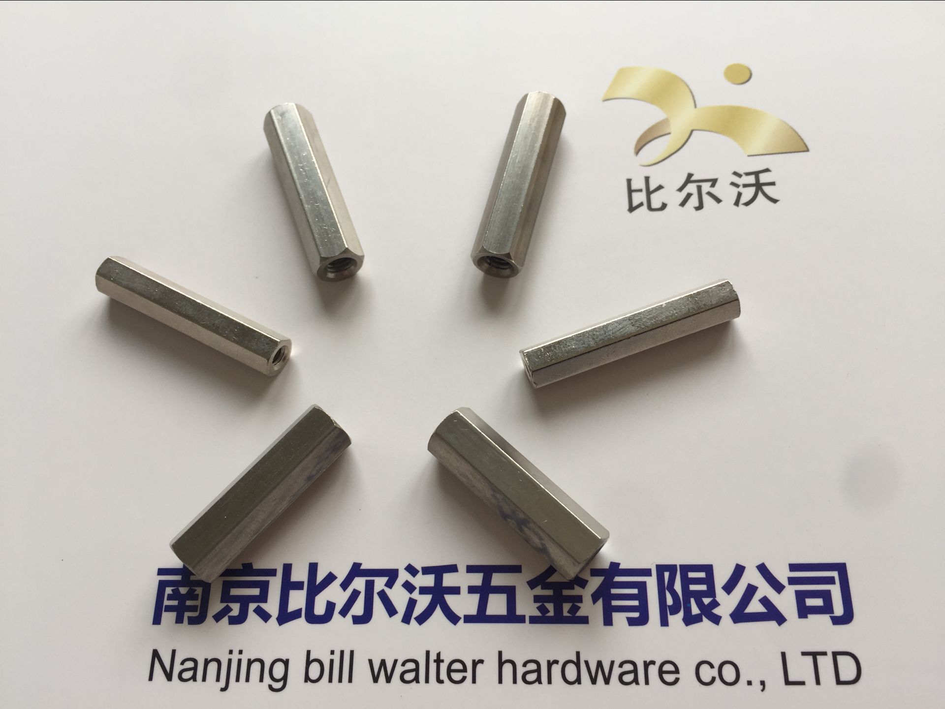 304不銹鋼六角隔離柱廠家 六角螺柱規(guī)格 六角連接螺柱供應(yīng)