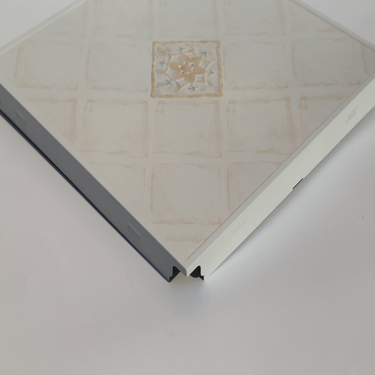 歐澤美集成吊頂300*300板納米技術(shù)環(huán)保材料抗油污防氧化