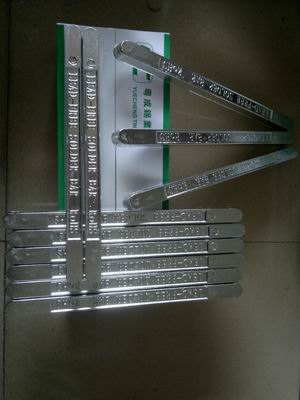 普通錫條、環(huán)保錫條、有鉛焊錫條、無(wú)鉛焊錫條、電解錫條、高溫錫條、低溫錫條、無(wú)鉛低溫錫條、*焊錫條、低渣純錫條、焊鋁錫