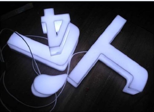 亞克力通體發(fā)光字質(zhì)優(yōu)價(jià)廉 優(yōu)質(zhì)服務(wù)值得信賴